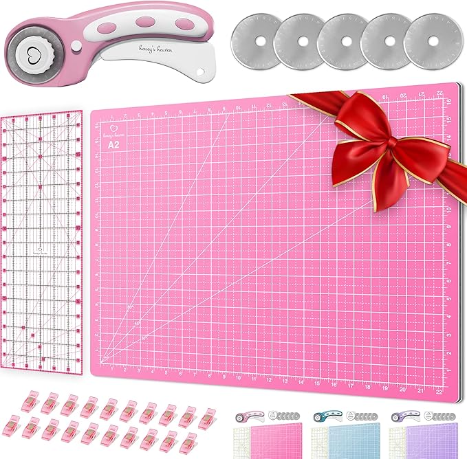 Rotary Cutter Set pink - Quilting Kit incl. 45mm Rotary Cutter, 5 Replacement Blades, A2 Cutting Mat, Acrylic Ruler and Craft Clips - Ideal for Crafting, Sewing, Patchworking, Crochet & Knitting